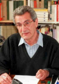 Antonio Negri, cientista pol�tico italiano, � co-autor de 'Imp�rio'   AFP  Paris, 27/6/1997 