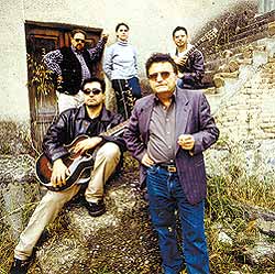 O grupo Cantori di Malavita, que lan�a no Brasil "Omert�, Onuri e Sangu", �lbum com can��es sobre a m�fia da Cal�bria