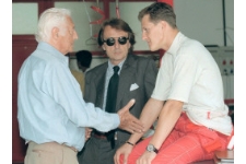 Giovanni Agnelli cumprimenta Schumacher