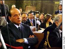 Berlusconi se diz v�tima de persegui��o pol�tica 