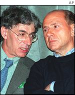 Umberto Bossi, na foto com Silvio Berlusconi