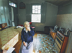 Catarina �ngela Zen, 94 anos, moradora mais antiga do bairro