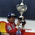 Ayrton Senna comemora a vit�ria no GP do Brasil de 91